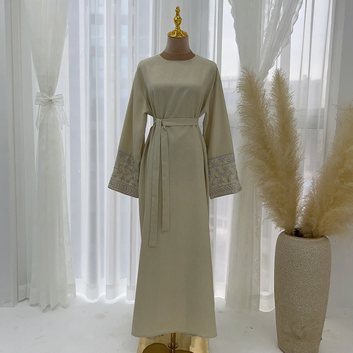 Floral embroidered cotton-linen abaya